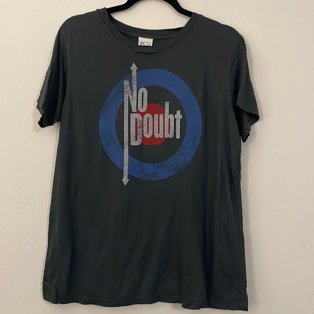 Women’s Let Luv No Doubt tee